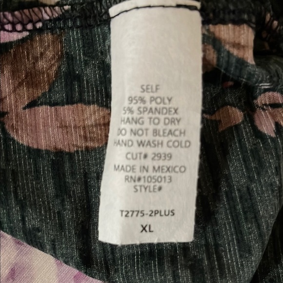 Dear Scarlett Wrinkle Free Bulgari Floral - Size XL - Picture 4 of 4